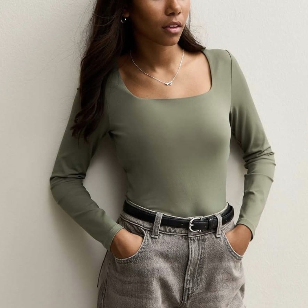90 Degree By Reflex Green Scoop Neck Long Sleeve Top Sz.M NWT